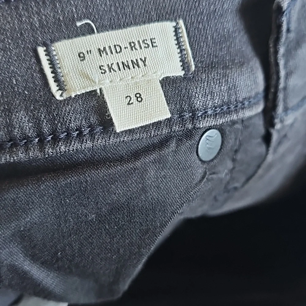 NWT Madewell Black 9” mid rise skinny jeans Size: 28